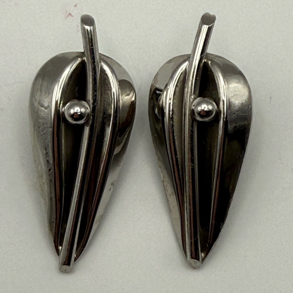 VIntage Whiting & Davis Silver Leaf-Shaped Earrings Stunning!!!  CLip On
